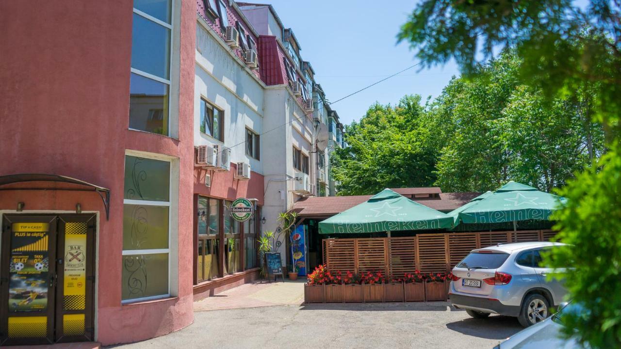 Hotel TEX Club Botoşani Exterior foto