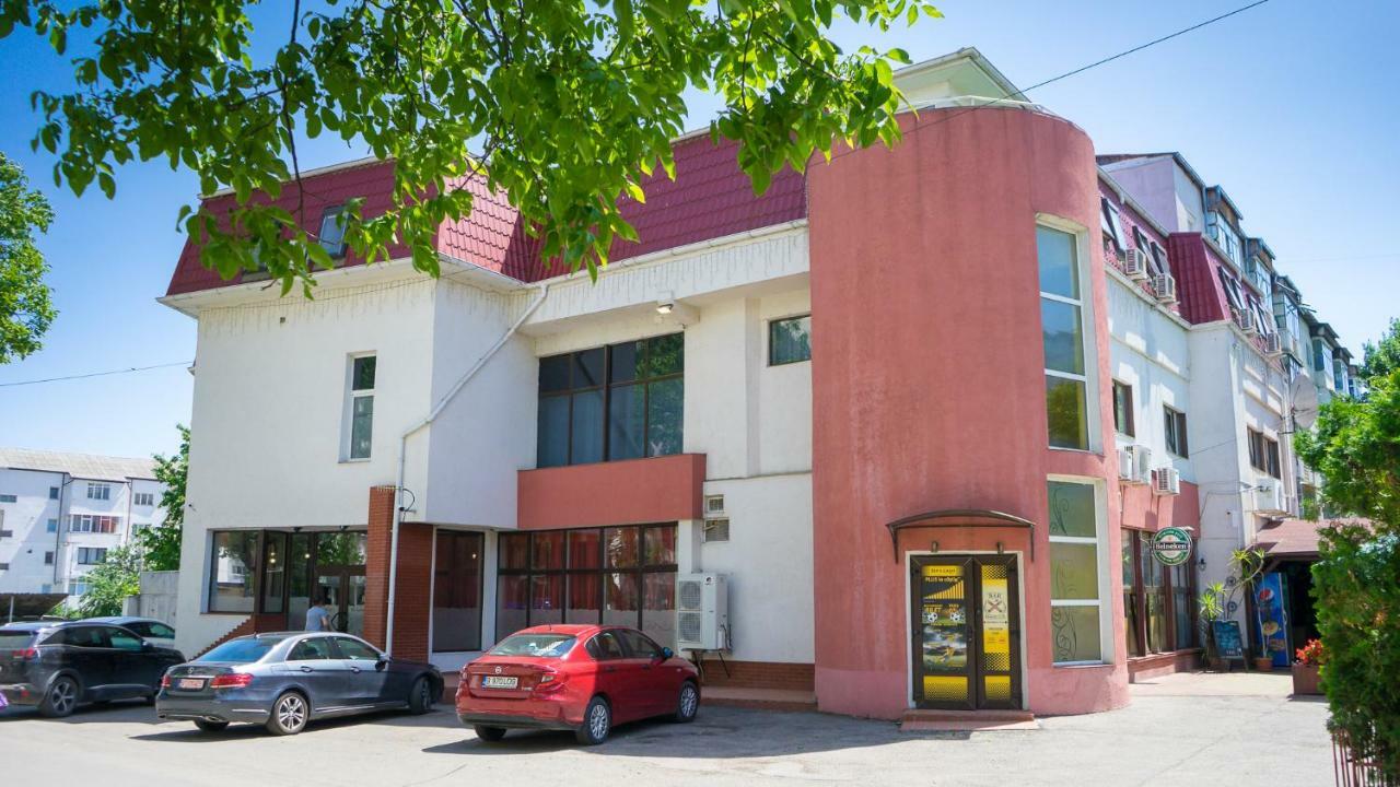 Hotel TEX Club Botoşani Exterior foto